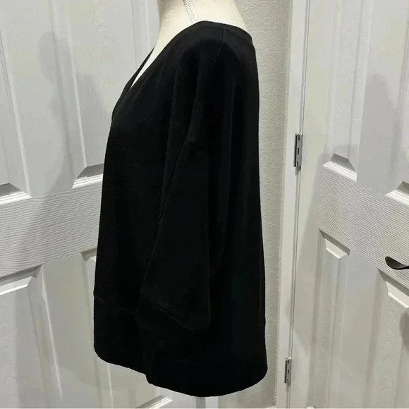 Ambiance Apparel black v- neck sweater size L - Picture 2 of 6